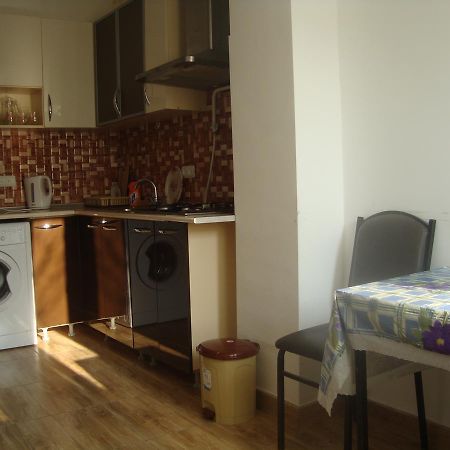 Apartments Azatutyan Avenue 9, Кв 19 Єреван Екстер'єр фото