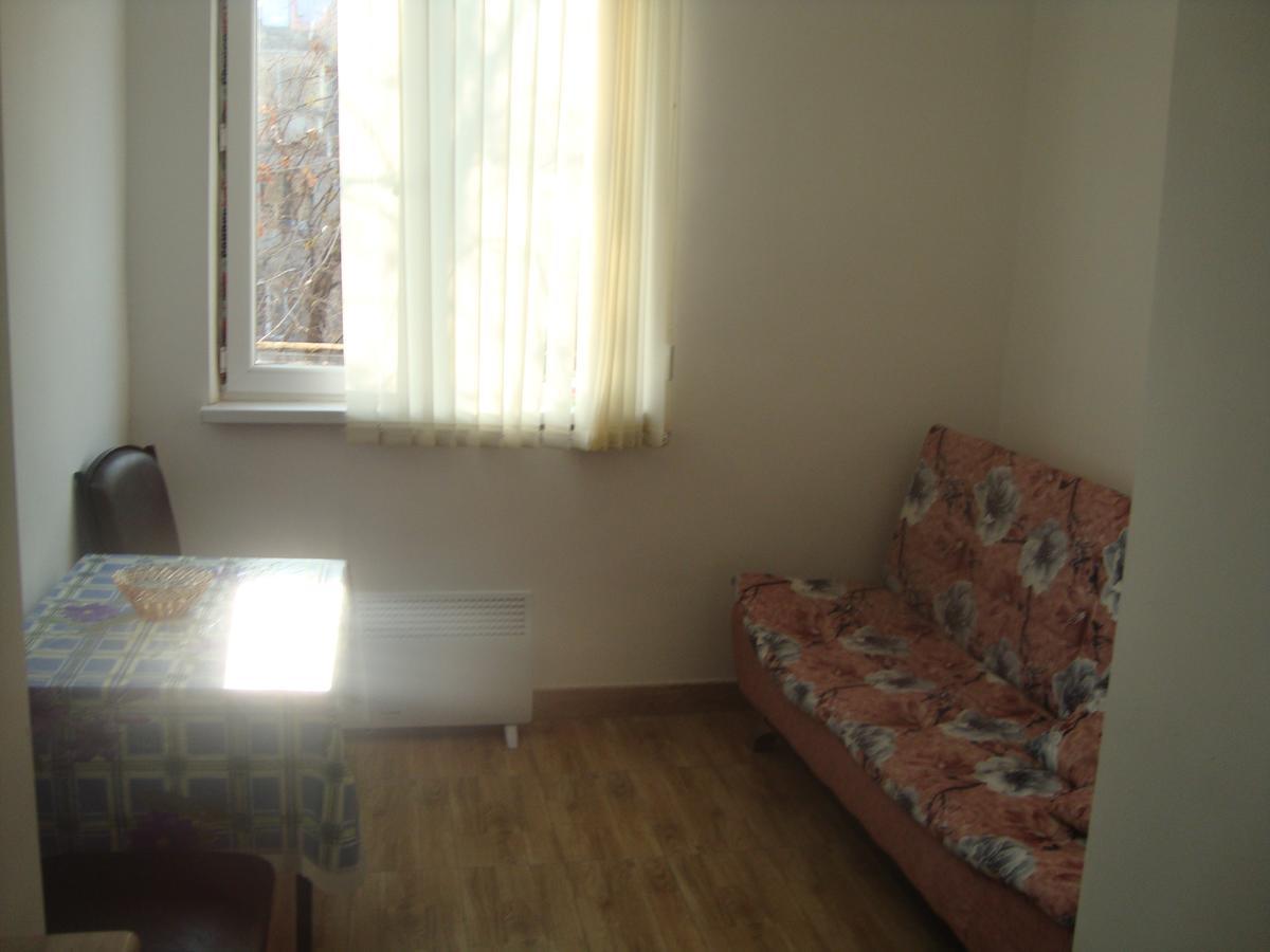 Apartments Azatutyan Avenue 9, Кв 19 Єреван Екстер'єр фото