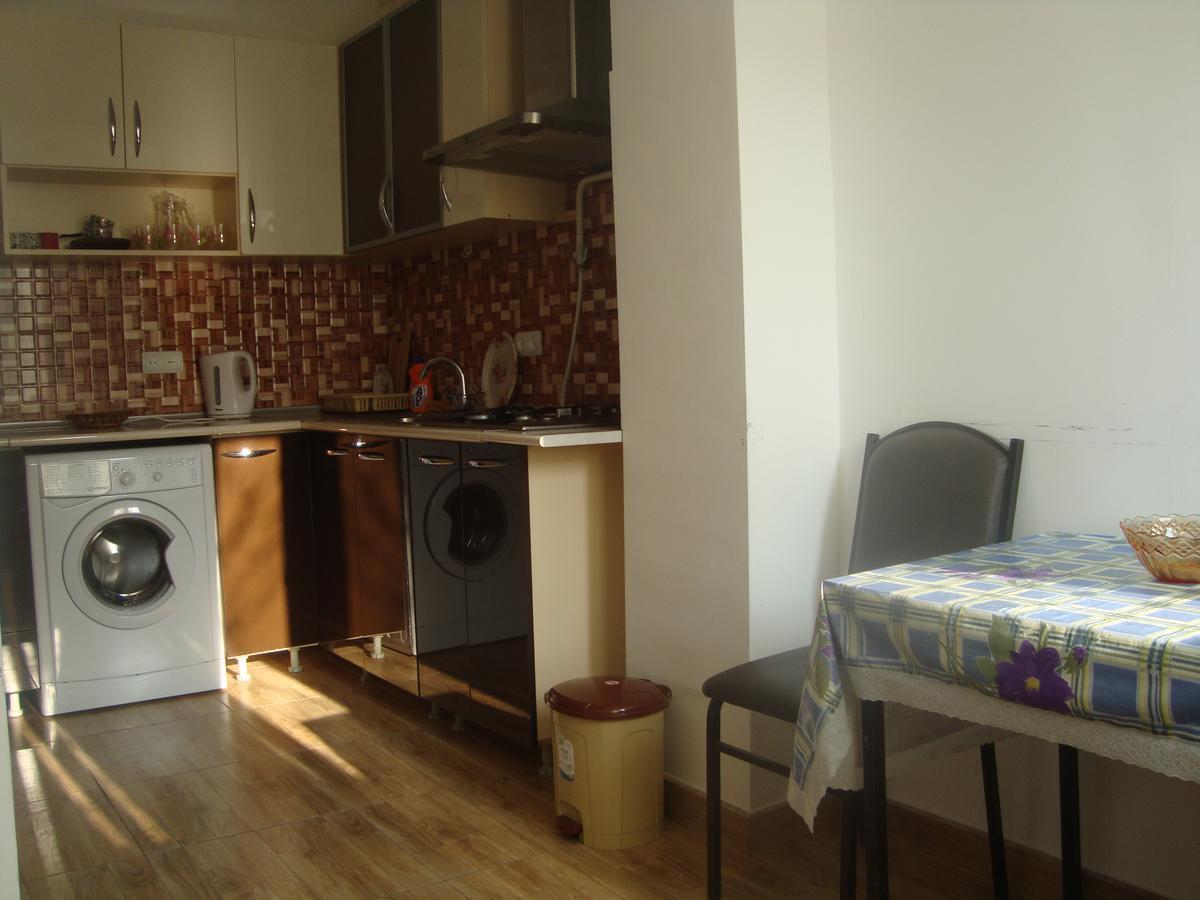 Apartments Azatutyan Avenue 9, Кв 19 Єреван Екстер'єр фото