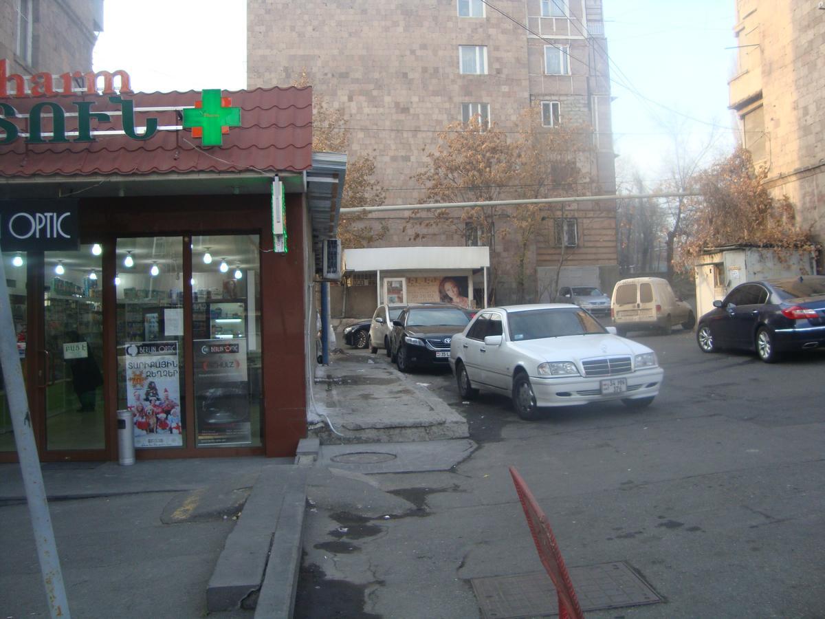 Apartments Azatutyan Avenue 9, Кв 19 Єреван Екстер'єр фото